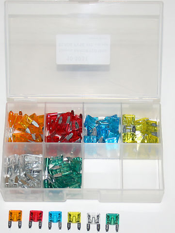 Deluxe 120pc. Mini Blade Fuse Set